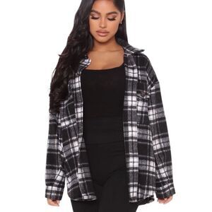 Fashion Nova Black and White Sz Small Plaid Flannel Shacket